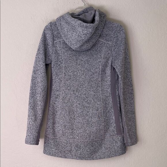 Like New! Athleta Stronger Hooded Jacket Zip-Up Gray Pockets in Size XS - Picture 6 of 14